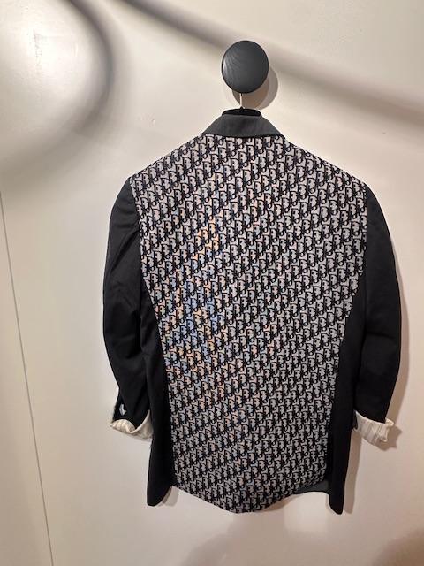 ATTIRE BLAZER